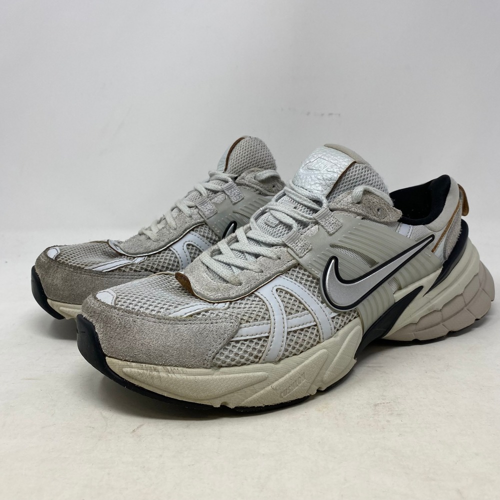 Nike V2K Run Summit White Metallic Silver Womens 9.5 FN6703-002 Retro Sneakers